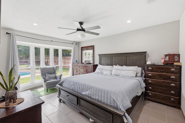 1104 Monterrey Street, Bedford, TX 76022