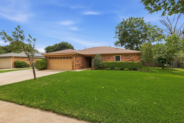 1104 Monterrey Street, Bedford, TX 76022