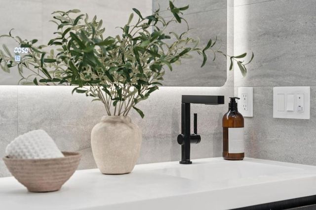 985 Lincoln Avenue, Palo Alto, CA 94301