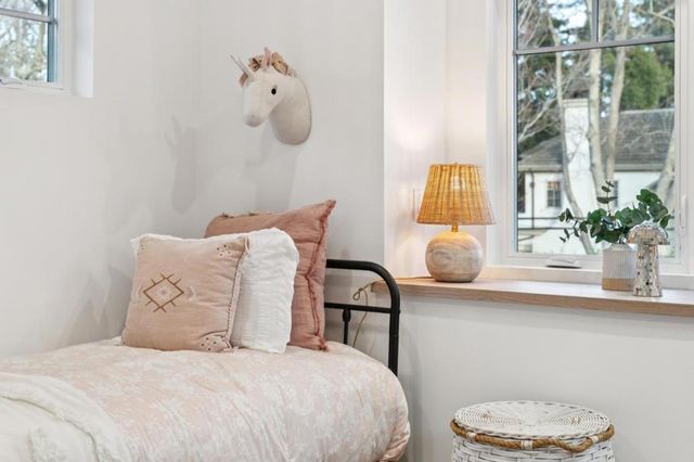 985 Lincoln Avenue, Palo Alto, CA 94301