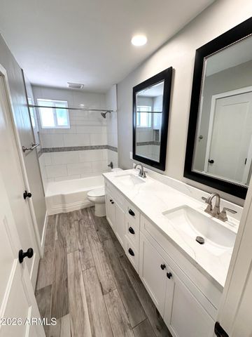 2220 E HEATHERBRAE Drive, Phoenix, AZ 85016
