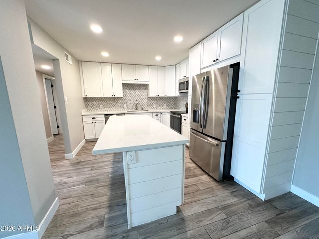 2220 E HEATHERBRAE Drive, Phoenix, AZ 85016