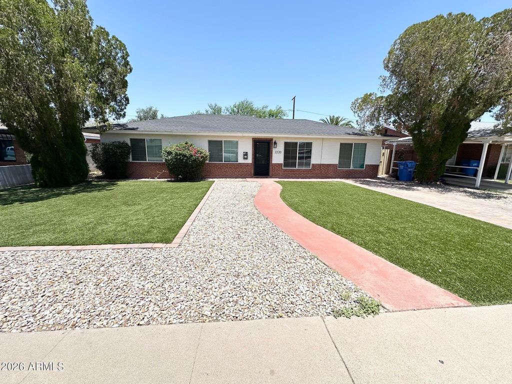 2220 E HEATHERBRAE Drive, Phoenix, AZ 85016 — exterior