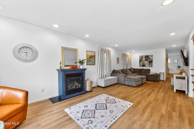 15 Croswell Street, Albany, NY 12206