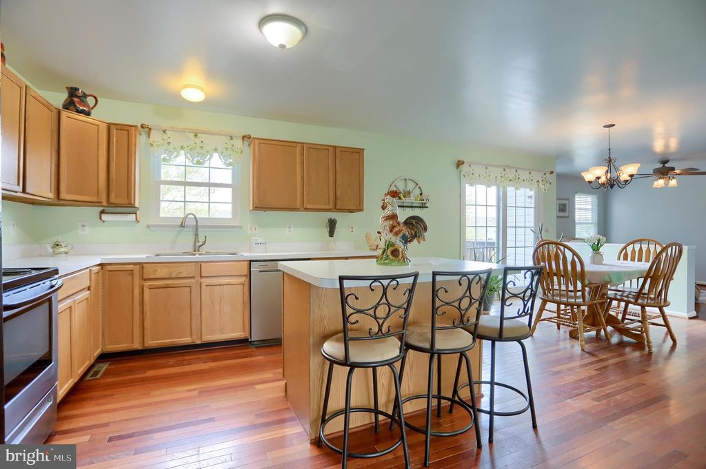 Image 10 of property listing at 808 WHITE PINE LN, Joppa, MD 21085