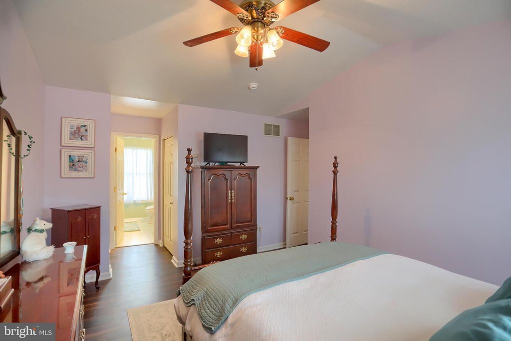 Image 19 of property listing at 808 WHITE PINE LN, Joppa, MD 21085