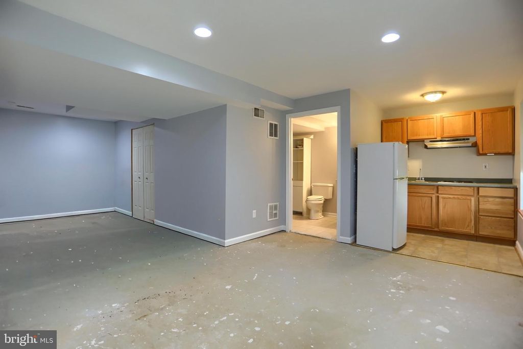 Image 31 of property listing at 808 WHITE PINE LN, Joppa, MD 21085