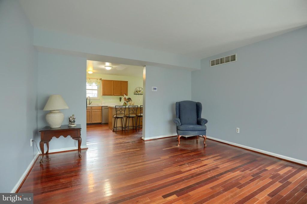 Image 7 of property listing at 808 WHITE PINE LN, Joppa, MD 21085