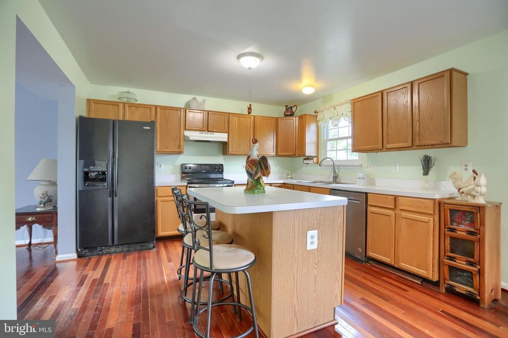 Image 9 of property listing at 808 WHITE PINE LN, Joppa, MD 21085