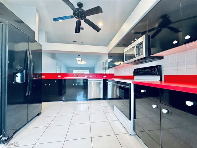 1320 SE 6th AVE, Cape Coral, FL 33990