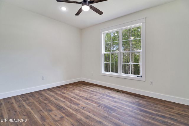 1119 Nichol Creek Drive, Jamestown, TN 38556