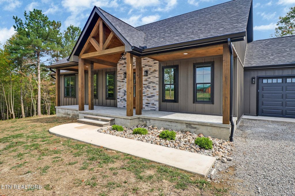 1119 Nichol Creek Drive, Jamestown, TN 38556