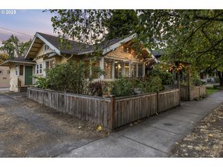 574 W 13TH Ave, Eugene, OR 97401