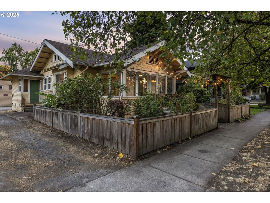 574 W 13TH Ave, Eugene, OR 97401