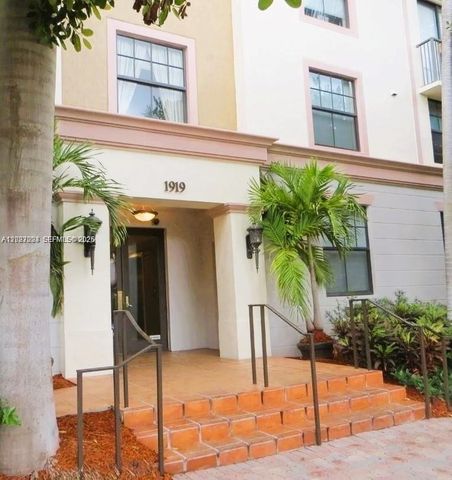 1919 Van Buren Street 111A, Hollywood, FL 33020