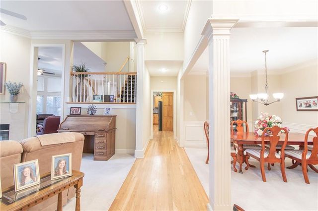 19605 W 99th Street, Lenexa, KS 66220