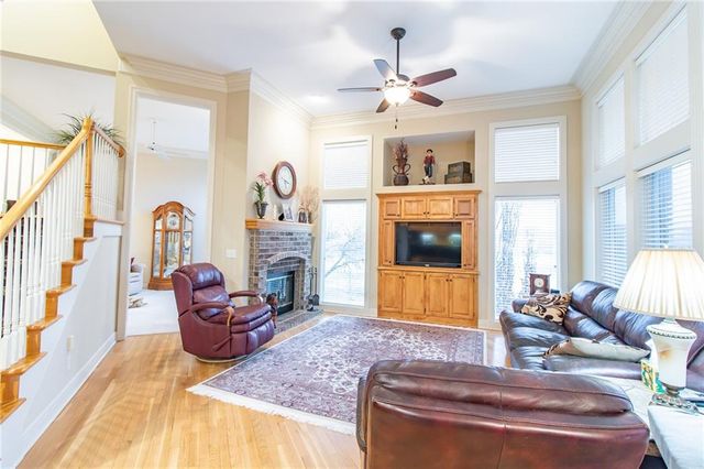 19605 W 99th Street, Lenexa, KS 66220