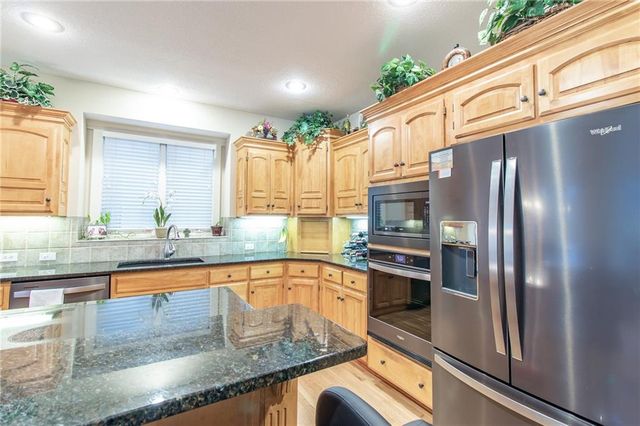 19605 W 99th Street, Lenexa, KS 66220