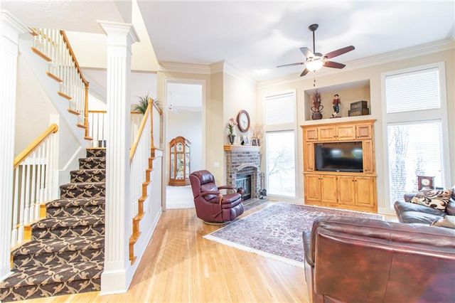 19605 W 99th Street, Lenexa, KS 66220