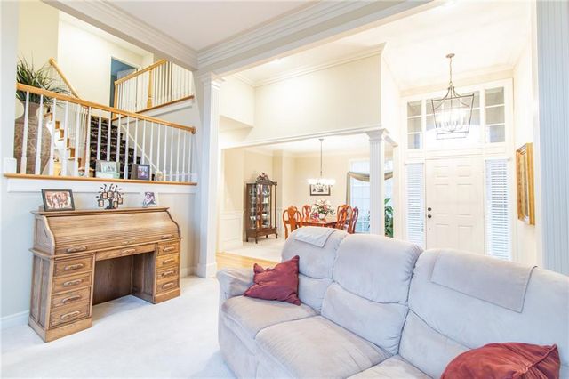 19605 W 99th Street, Lenexa, KS 66220