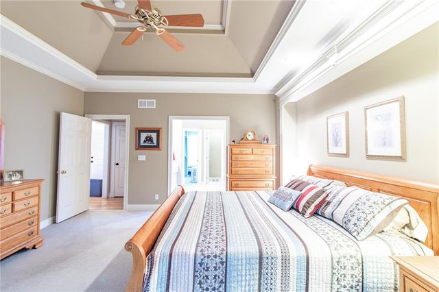 19605 W 99th Street, Lenexa, KS 66220