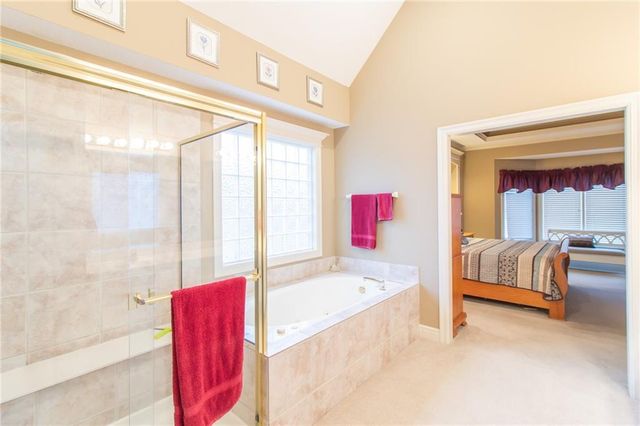 19605 W 99th Street, Lenexa, KS 66220