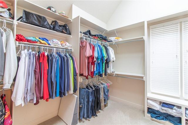 19605 W 99th Street, Lenexa, KS 66220