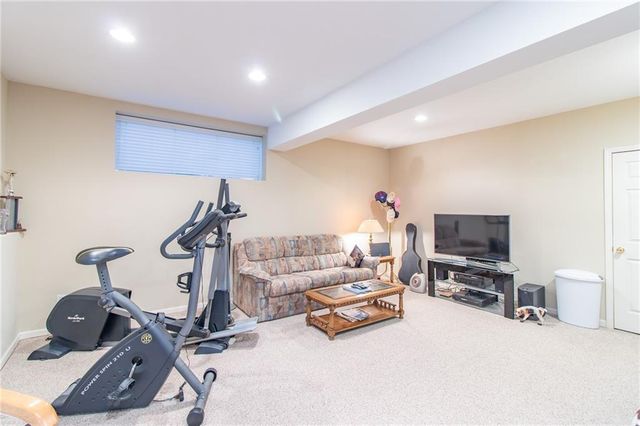 19605 W 99th Street, Lenexa, KS 66220