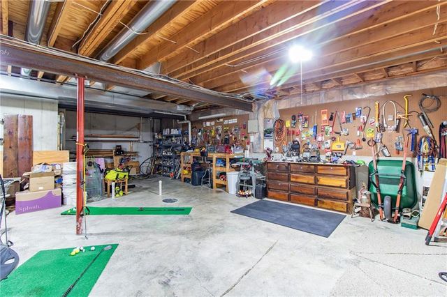 19605 W 99th Street, Lenexa, KS 66220