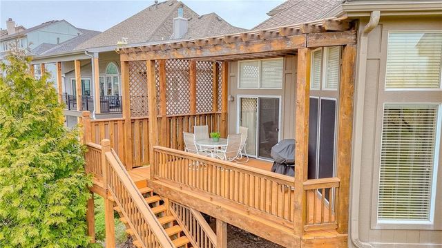 19605 W 99th Street, Lenexa, KS 66220