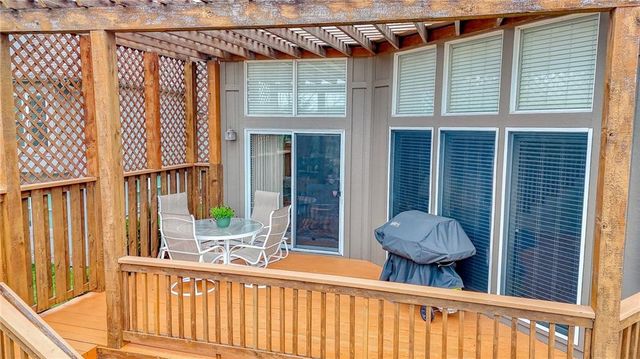 19605 W 99th Street, Lenexa, KS 66220