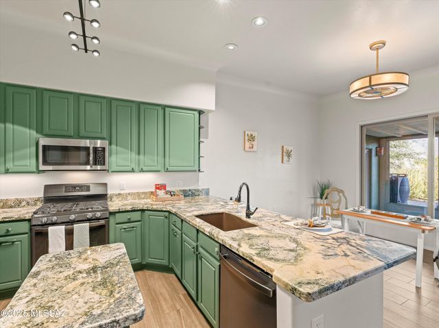 9731 E Kleindale Road, Tucson, AZ 85749