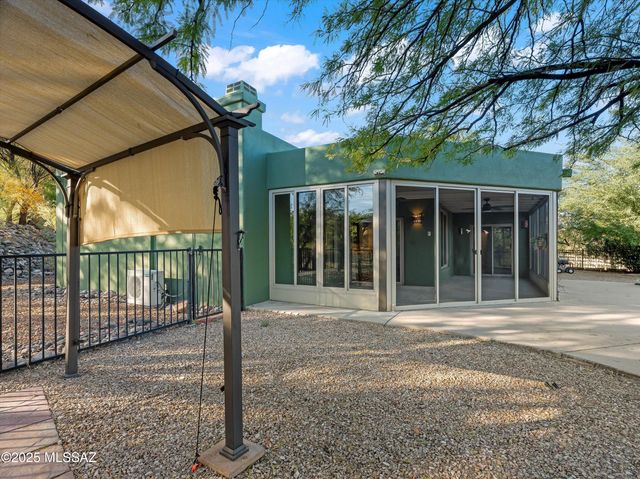 9731 E Kleindale Road, Tucson, AZ 85749