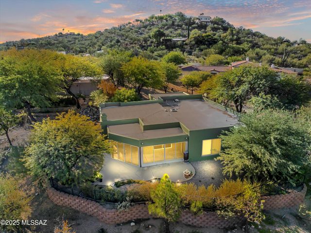 9731 E Kleindale Road, Tucson, AZ 85749