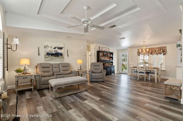 15922 Brookridge Boulevard, Brooksville, FL 34613