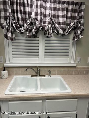 15922 Brookridge Boulevard, Brooksville, FL 34613