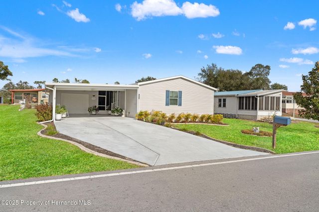 15922 Brookridge Boulevard, Brooksville, FL 34613