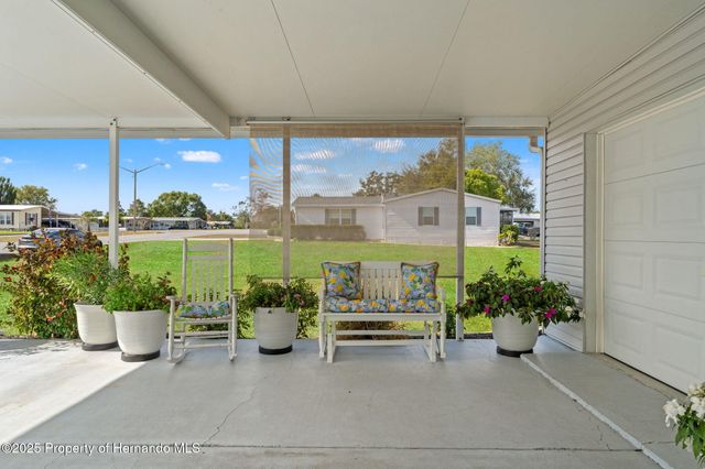 15922 Brookridge Boulevard, Brooksville, FL 34613