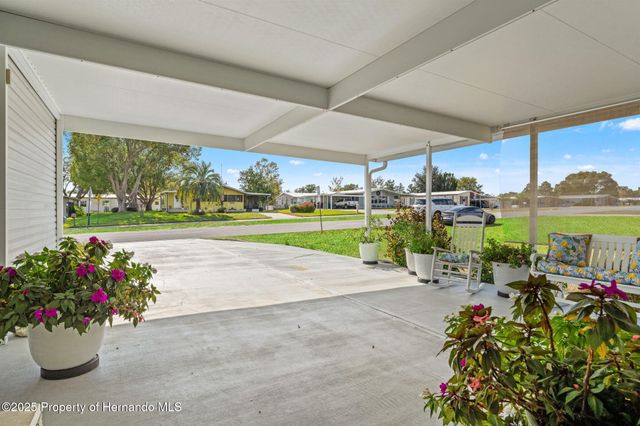 15922 Brookridge Boulevard, Brooksville, FL 34613