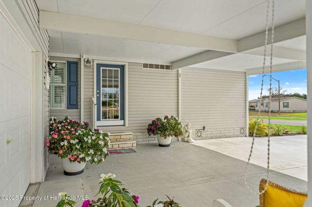 15922 Brookridge Boulevard, Brooksville, FL 34613