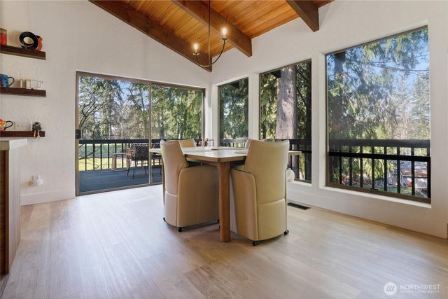 201 E Country Club Drive, Allyn, WA 98524