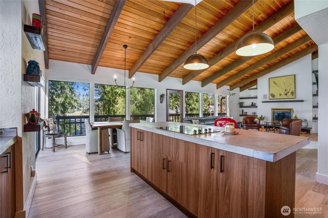 201 E Country Club Drive, Allyn, WA 98524