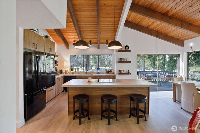 201 E Country Club Drive, Allyn, WA 98524