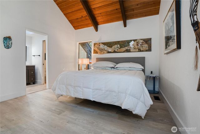 201 E Country Club Drive, Allyn, WA 98524