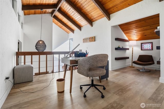 201 E Country Club Drive, Allyn, WA 98524