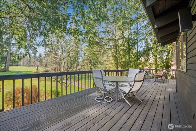 201 E Country Club Drive, Allyn, WA 98524