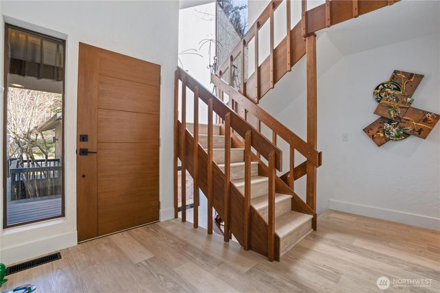 201 E Country Club Drive, Allyn, WA 98524