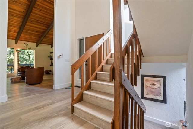 201 E Country Club Drive, Allyn, WA 98524