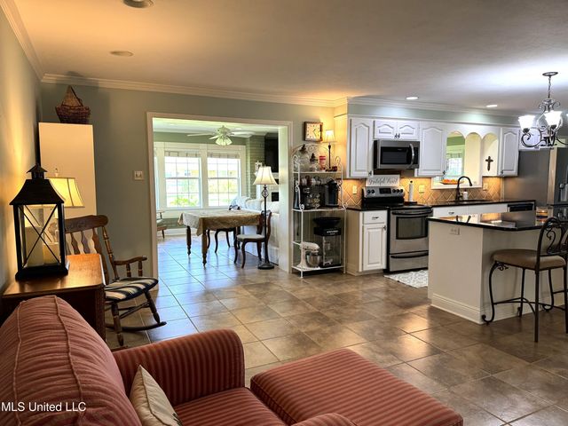 4 Sun Court, Natchez, MS 39120