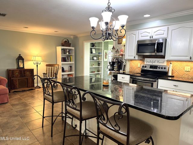 4 Sun Court, Natchez, MS 39120